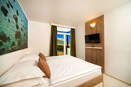 Standard Double Room with Balcony and Side Sea View 
