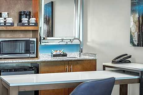 King Studio Suite