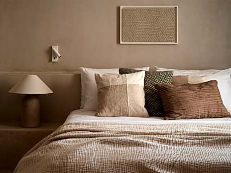 Lower Ground Economy Room