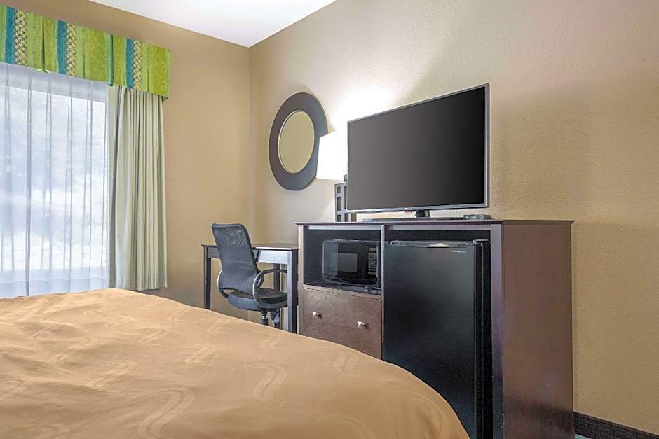 Quality Inn & Suites Arnold
