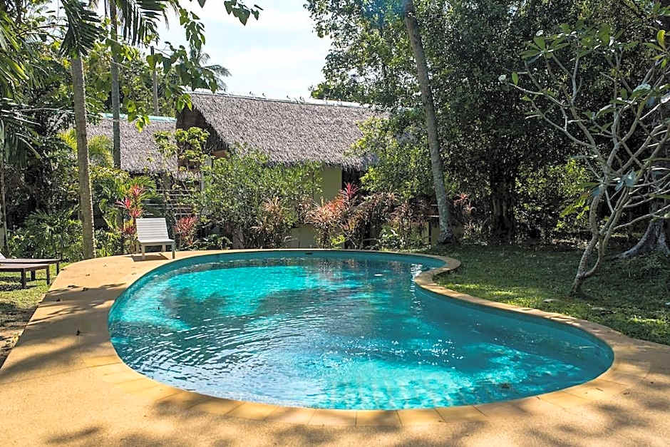 Koyao Bay Pavilions Hotel