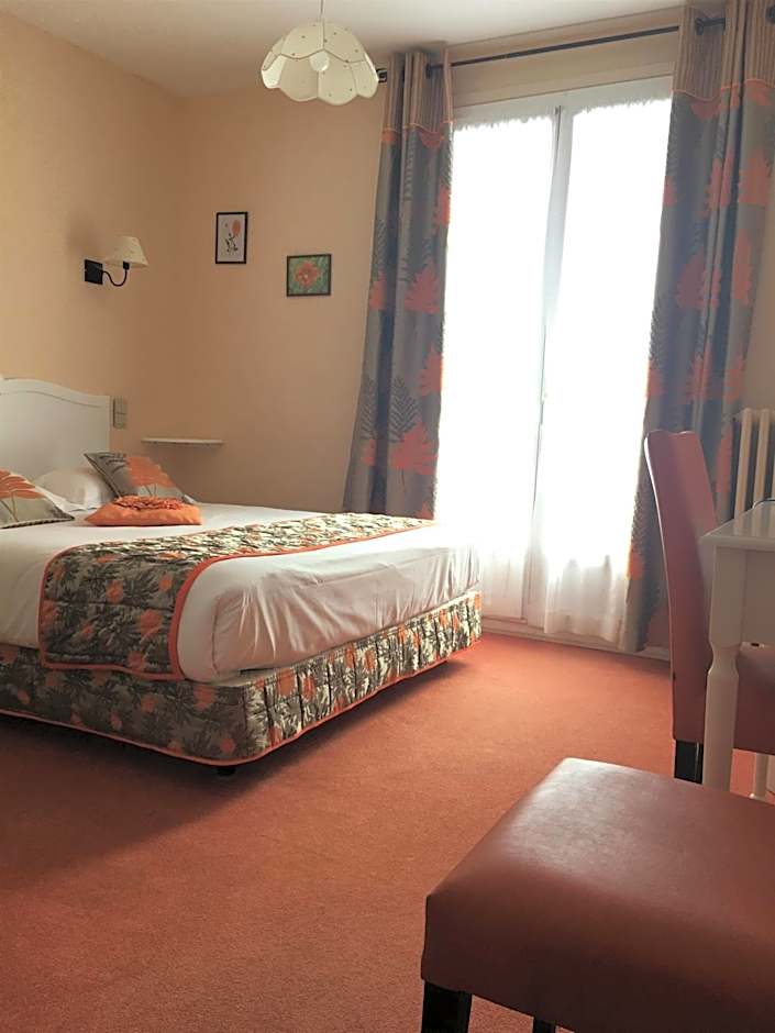 Hôtel Restaurant Le Grillon