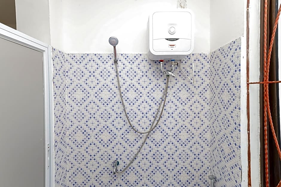 RedDoorz near Pasar Lama Serang