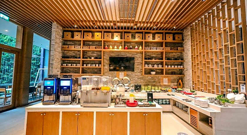 Holiday Inn Express Phuket Patong Beach Central By IHG