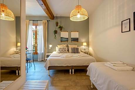Triple Room with Private Bathroom