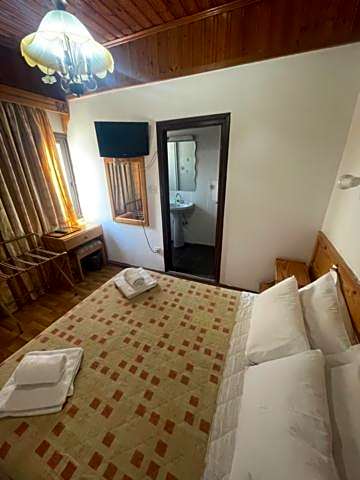 Mountain Rose Hotel & Restaurant