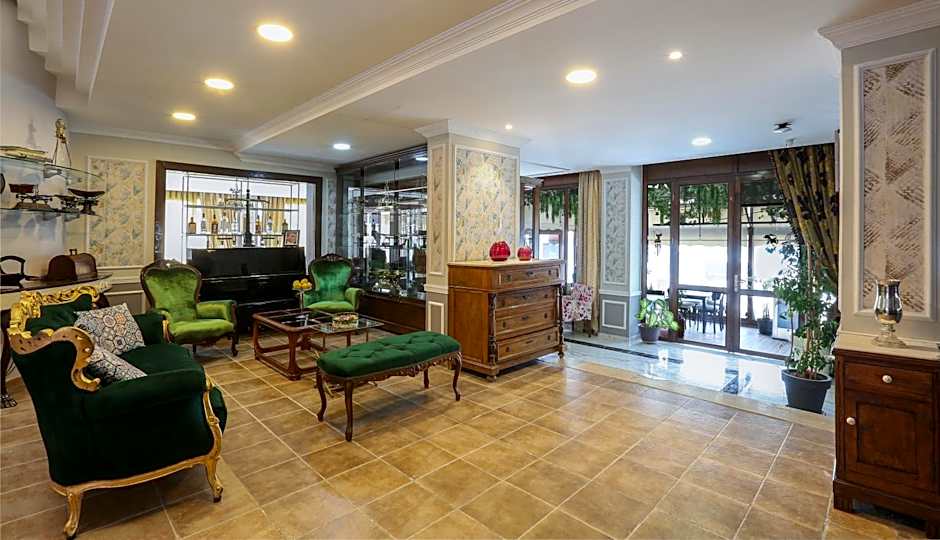 URLA PERA HOTEL