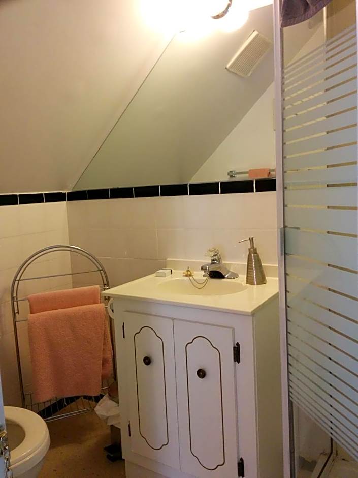 Fairmont House Bed & Breakfast