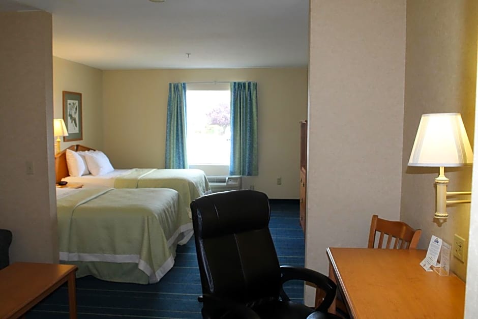 Days Inn & Suites by Wyndham Bridgeport - Clarksburg