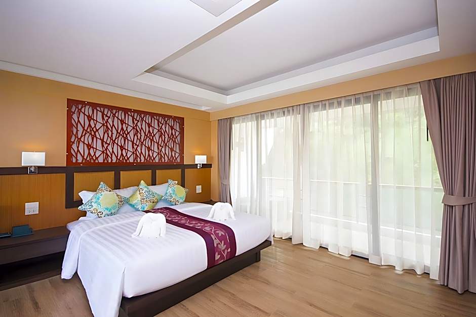 Phi Phi Nice Beach Hotel Hip