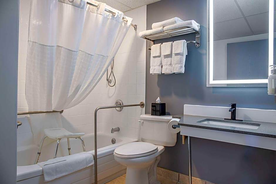 Days Inn & Conference Centre by Wyndham Camrose Norsemen