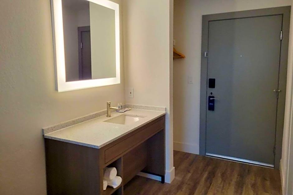 Comfort Inn Battle Mountain - Midway Between Elko and Winnemucca