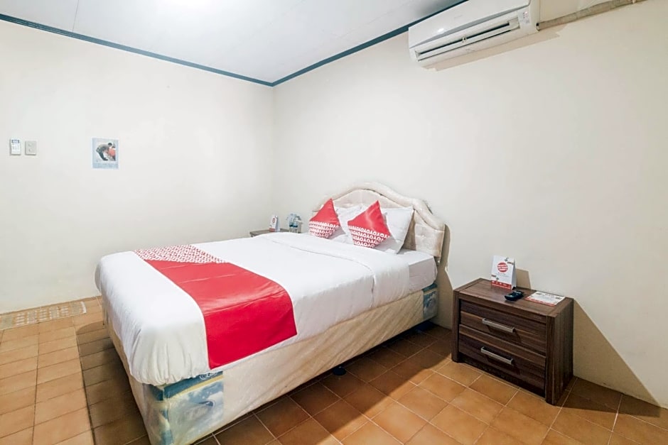 OYO 1688 Collin Beach Hotel