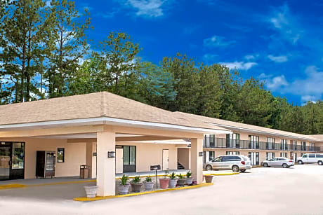 Days Inn by Wyndham Newton