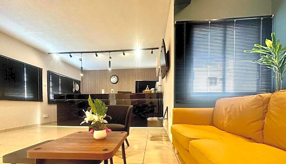 Sun Plaza Suites - Adults Only