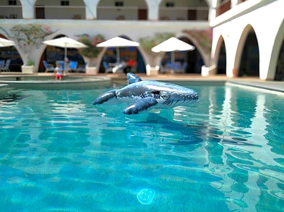 Hotel Hacienda Bugambilias