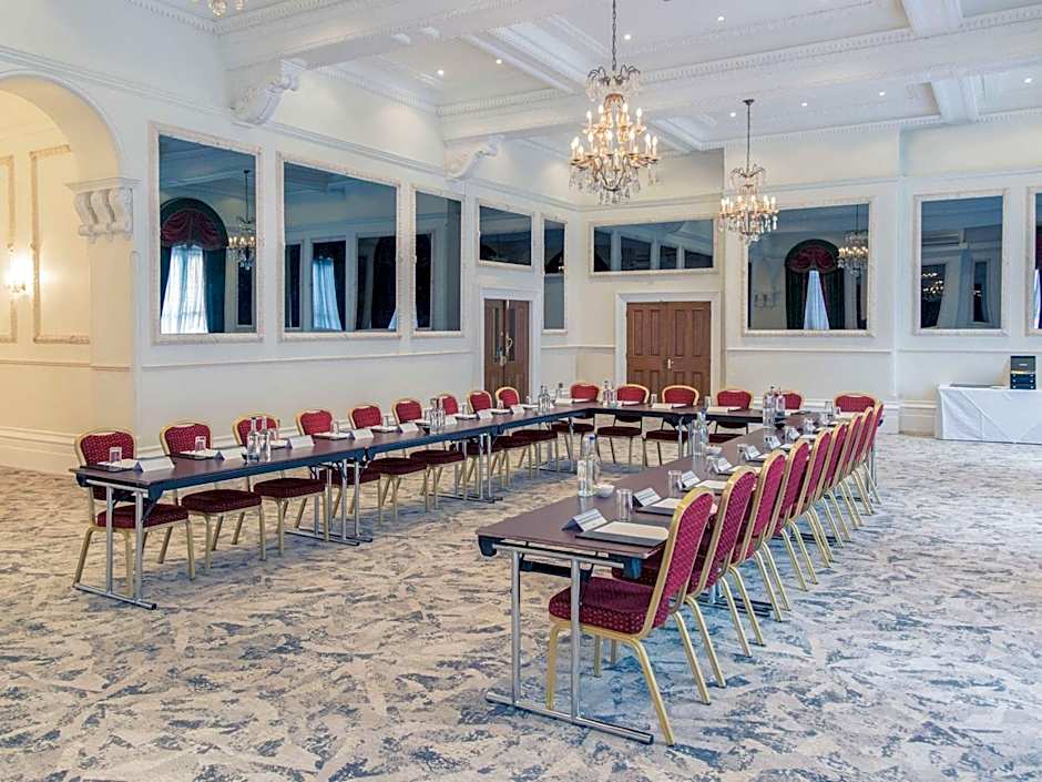 Bristol Grand Hotel By Sunday