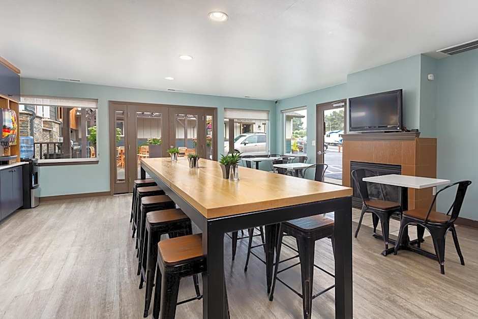The Coho Oceanfront Lodge