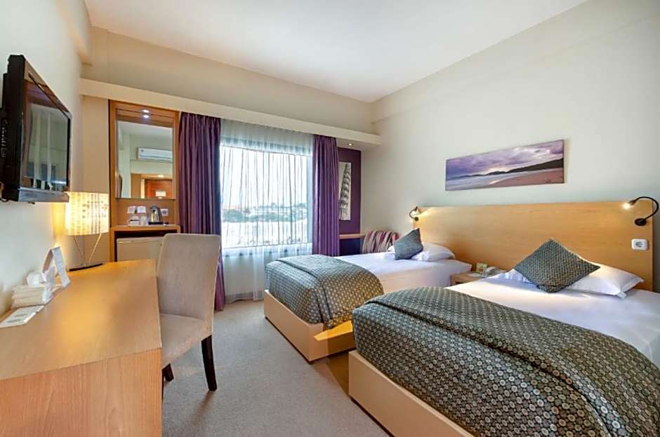 Lux Tychi Hotel Malang