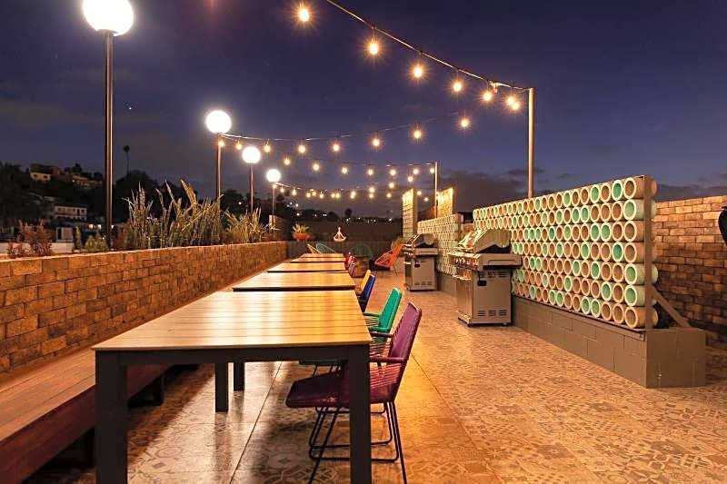 Eazy Living Tijuana Centro
