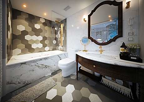 Honeymoon Suite - Romantic