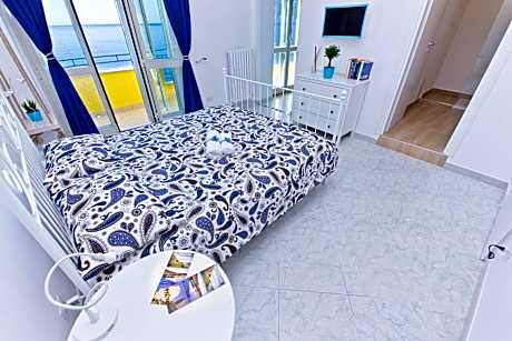 On the beach Sea-view&Kitchen In Room