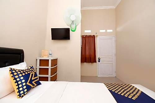 SPOT ON 2027 Putri Guest House Syariah