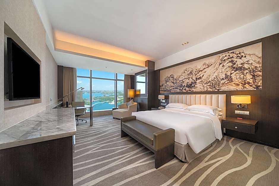 Photo 1 of 2 of Standard 1 King Bed, Lake View