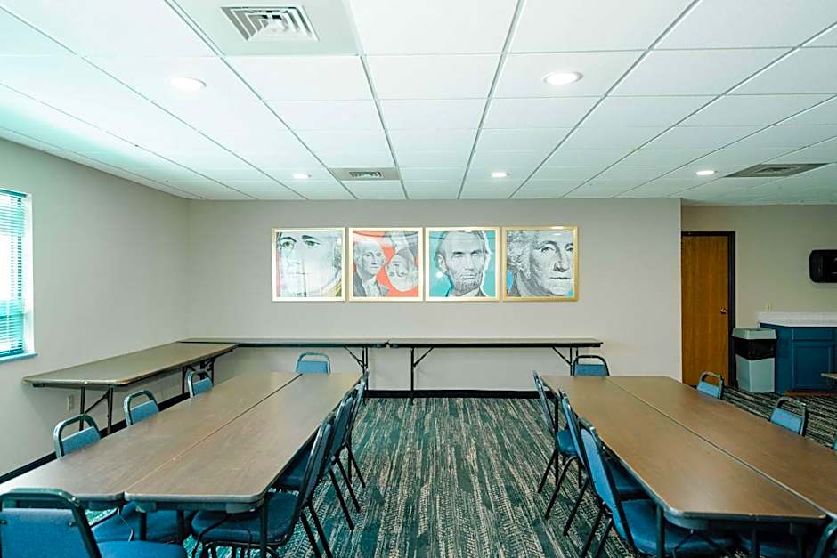 AmericInn by Wyndham Tomahawk