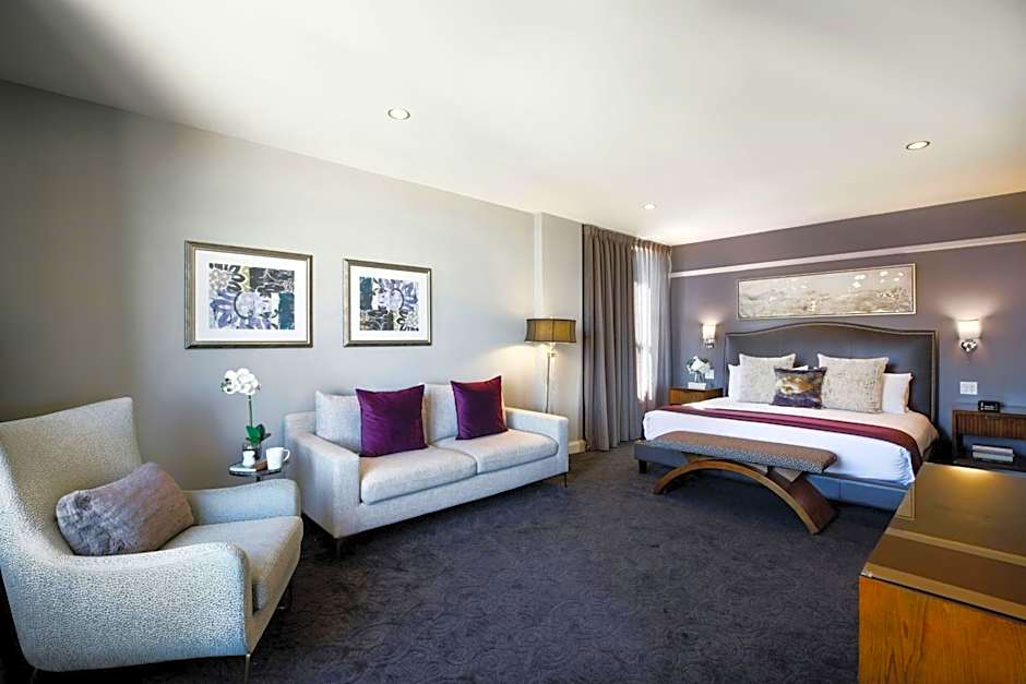 Ambassador Hotel Wichita, Autograph Collection by Marriott
