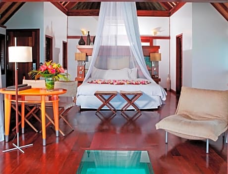 Luxury Overwater Bungalow 1 King Bed