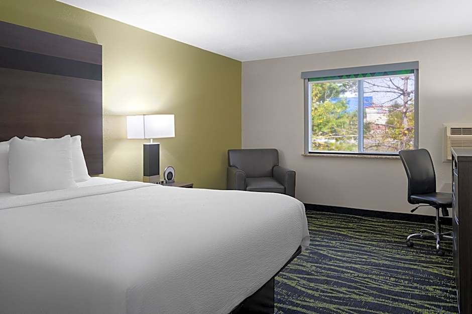 Baymont by Wyndham Liberty MO