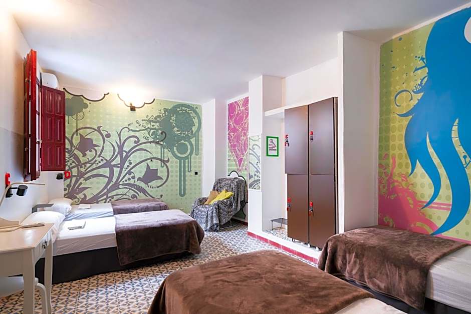 Home Youth Hostel by Feetup Hostels