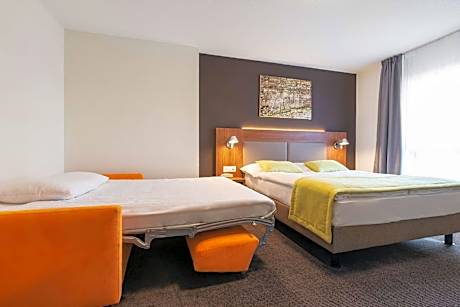 Standard Room 1 Double Bed 1 Single Bed Flexible Rate AGO