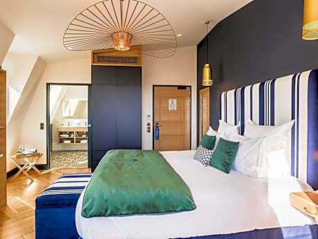 Deluxe King Room - Upper Floor