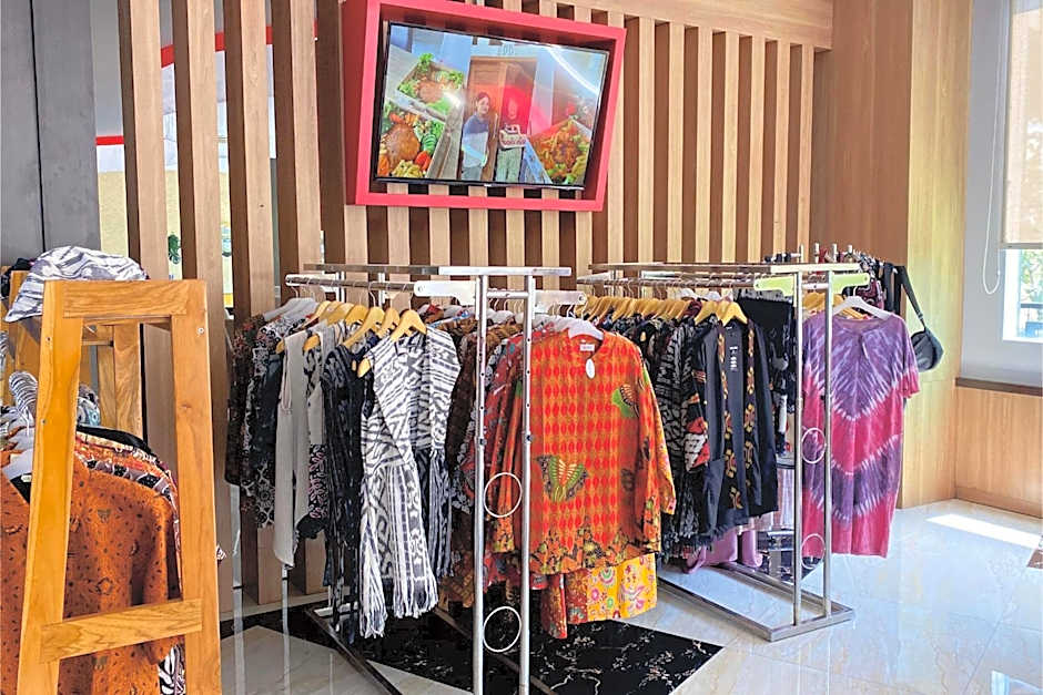 Front One Hotel Airport Solo