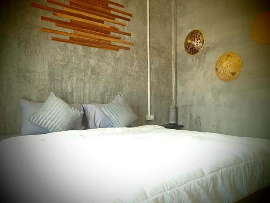 Maesai Holic Lodge