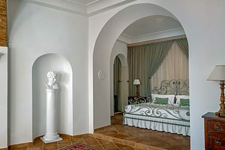 Large Suite with Spa Bath