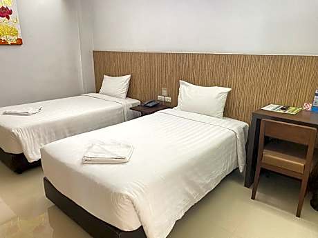 budget room ( no window )