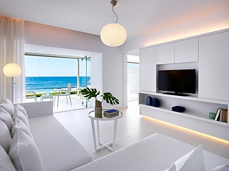 Petit Yali Seafront Suite with Sharing Pool