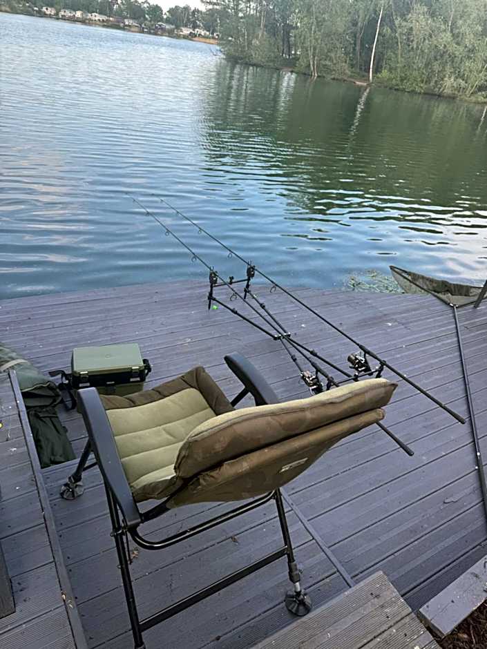 Lakeside Dorchester Lodge - Hot Tub with Fishing Peg