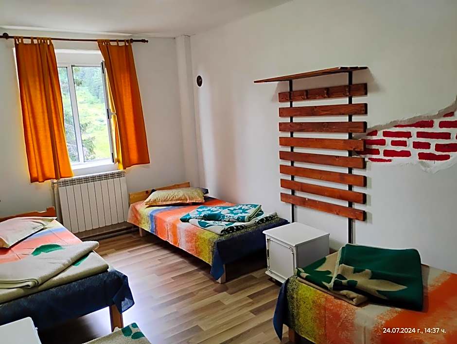 хижа "Скакавица"