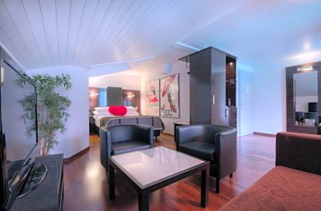 Top Floor Double room with balcony and lake view