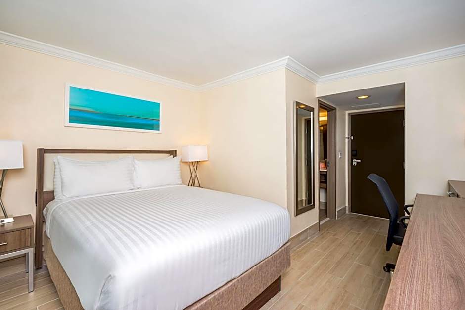 Holiday Inn Express & Suites Nassau By IHG