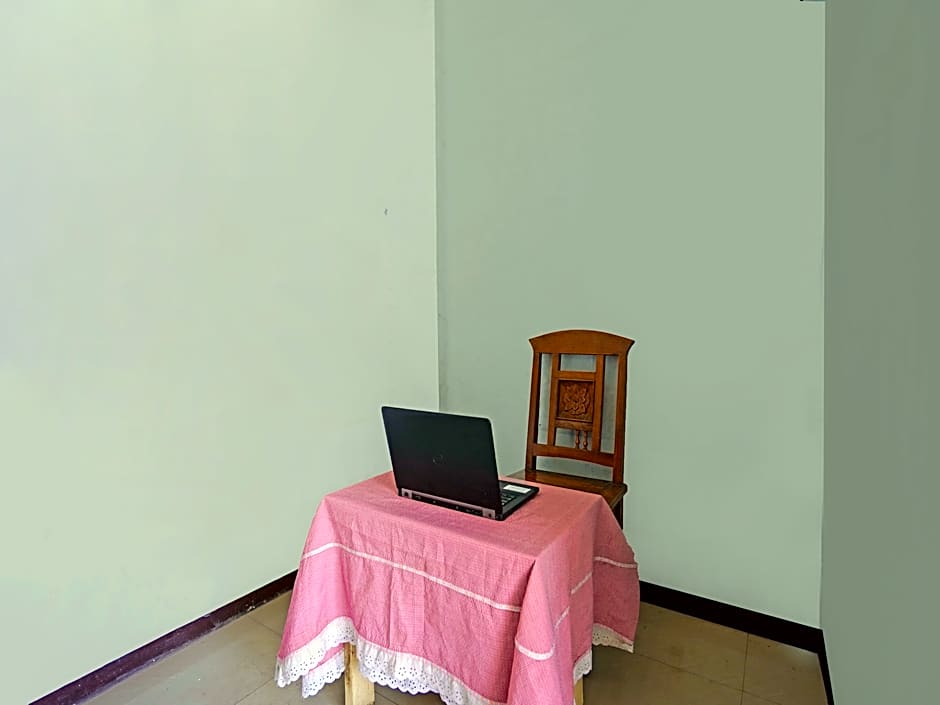 Spot On 91695 Hotel Benteng Portugis