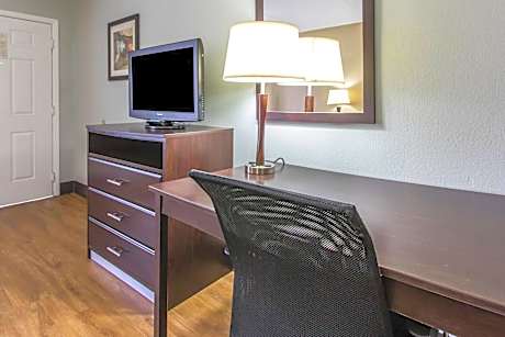 King Room - Accessible/Smoking