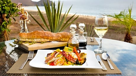 Guaycura Boutique Hotel Beach Club & Spa