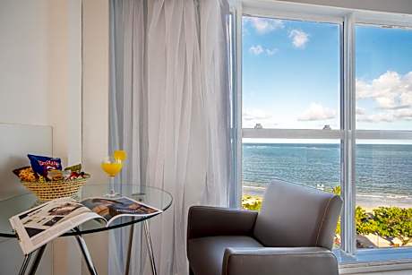 Quarto com cama casal - Frente mar