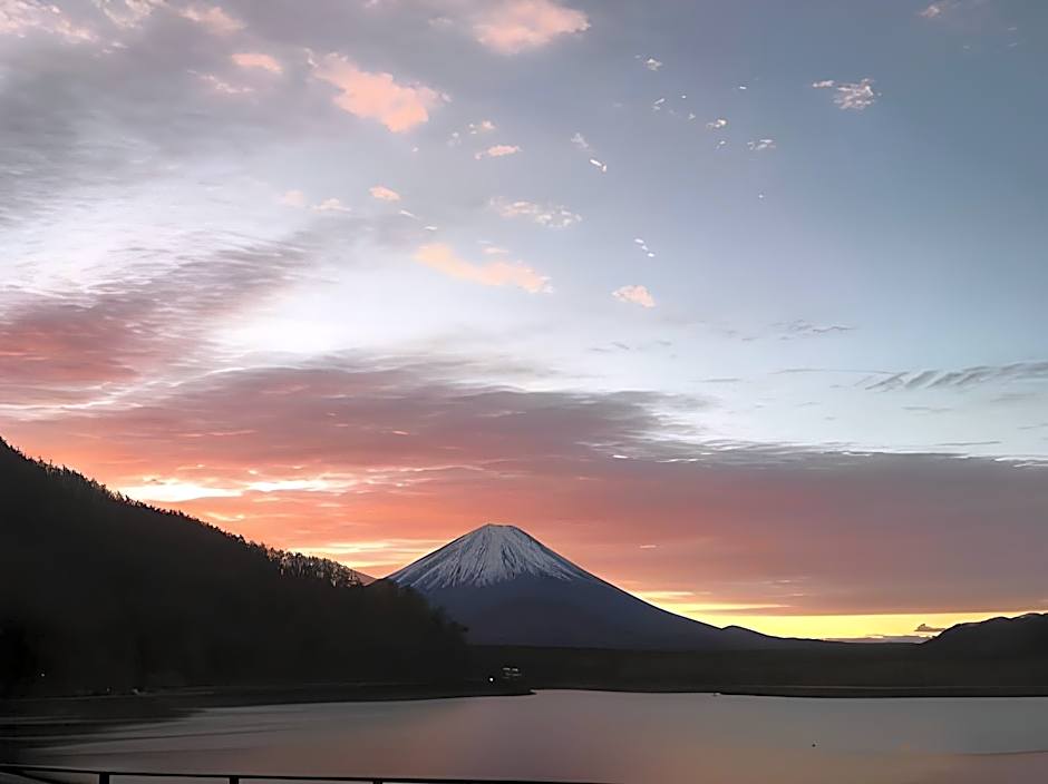 Shoji Lake Hotel