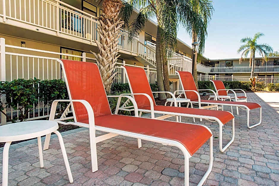 Econo Lodge Orlando Airport – Orlando, FL